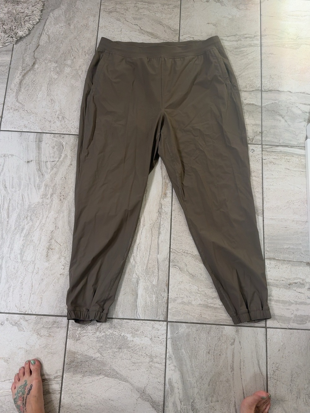 lululemon athletica Men's Jogger Pants - Olive Brown